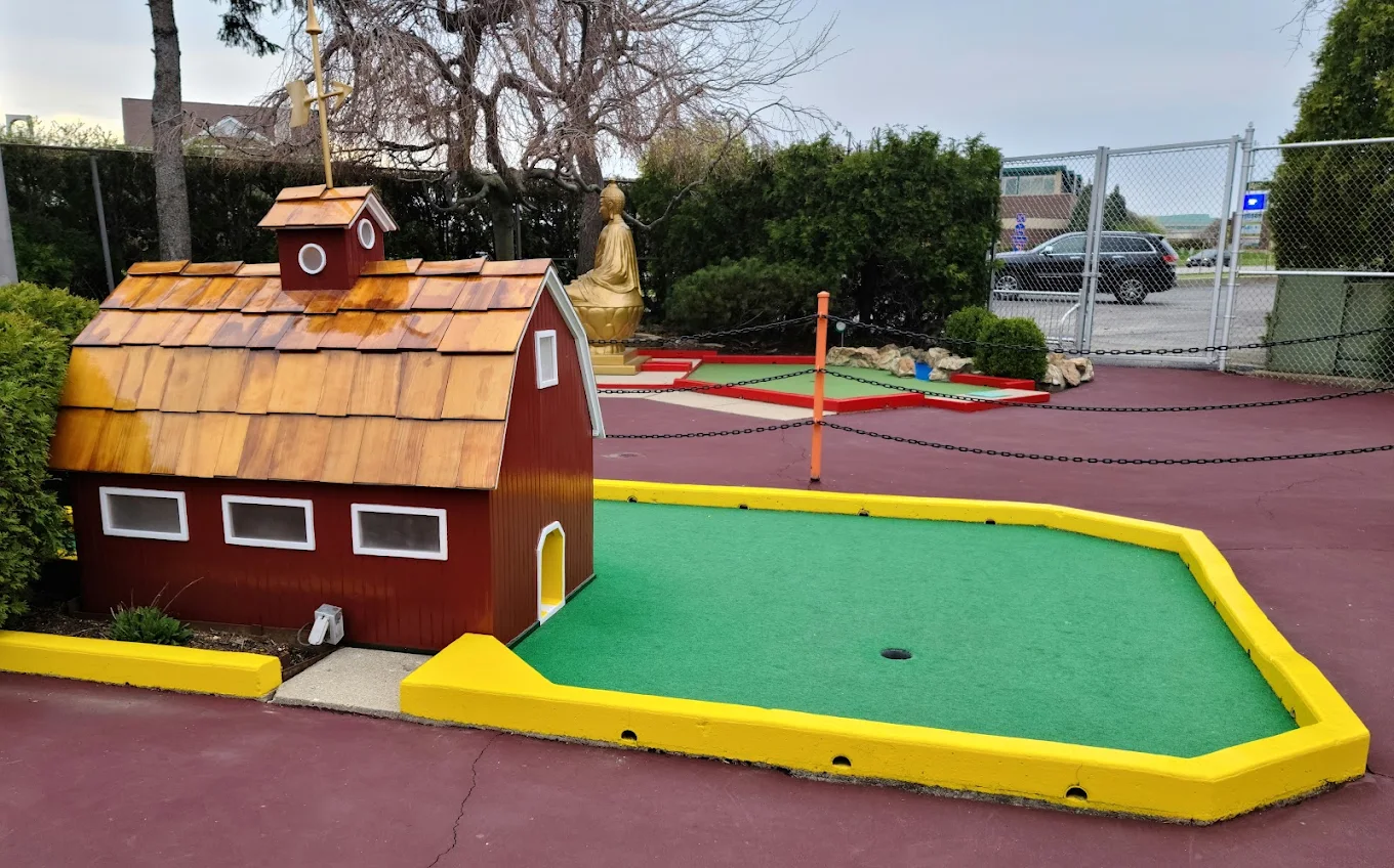 Barn obstacle at Par-King